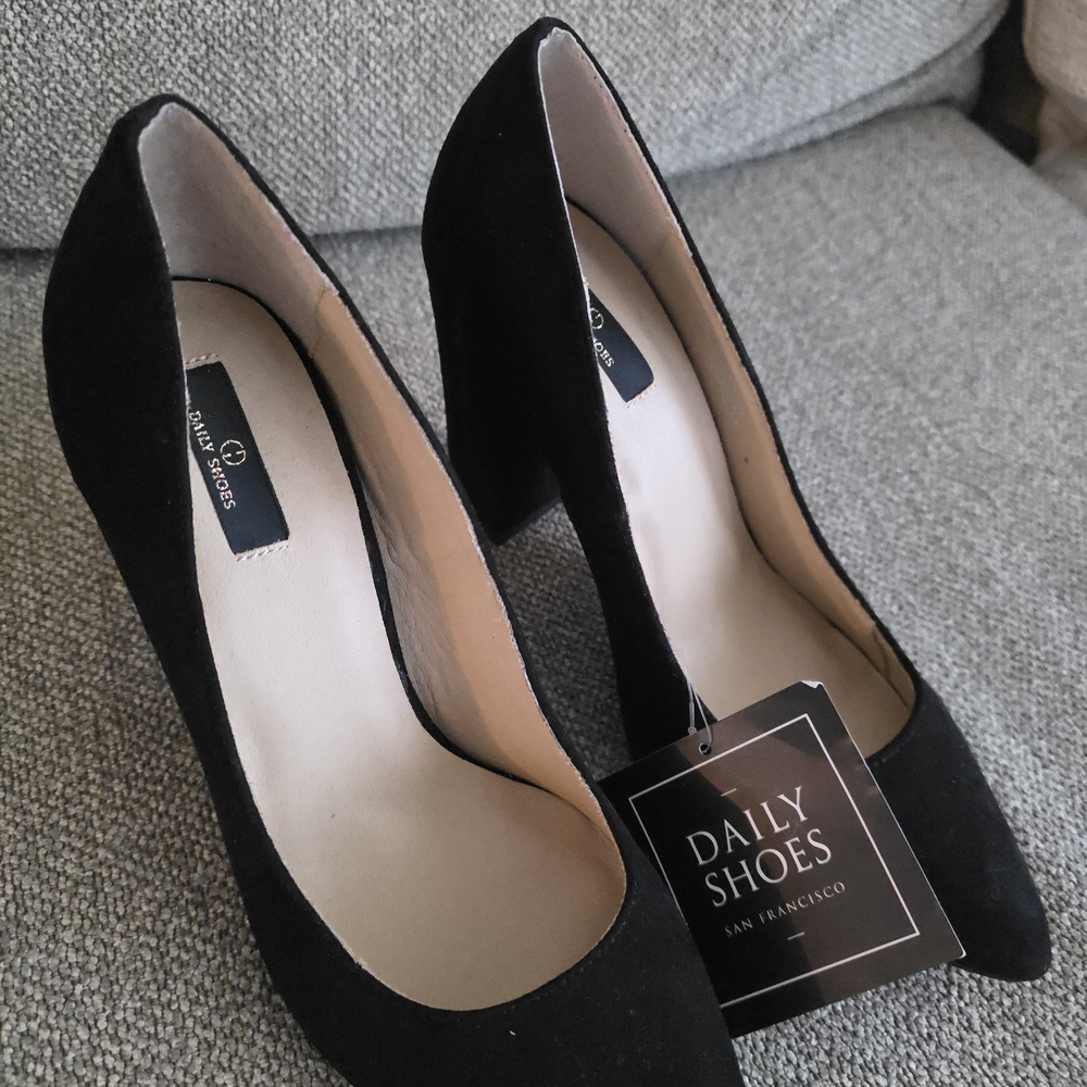 Amazon Essentials Black Heels - image 1